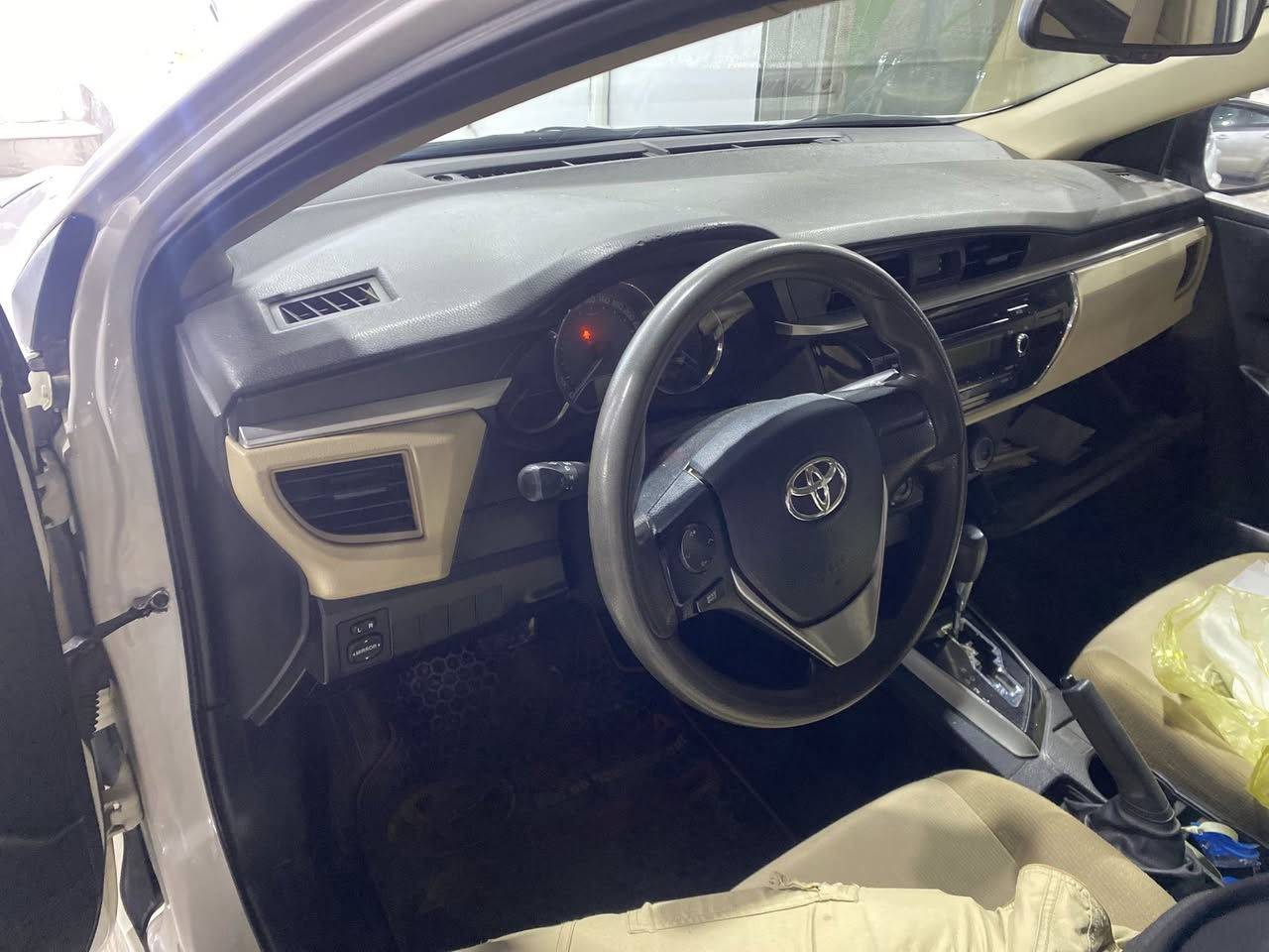 سلام عليكم من رخصت الادمن المحترم 
كورلا خليجي مديل ١٥ للبيع 
سياره مكينه ممفتوح كير 
صدر جديد تخم تاير 
تبريد ثلج سيارة جاهزه 
تحويل مباشر سونر موجود 
بيها شخوط مكان صبغ 
مكان سياره بغداد شعب 
السعر ١٣٣ وبي مجال 
***********
