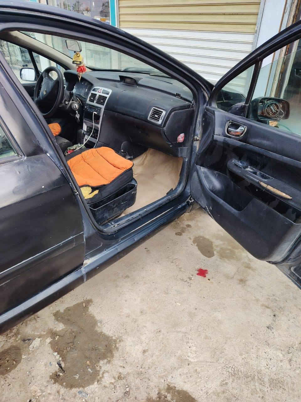 السلام عليكم ورحمه الله وبركاته للبيع بيجو موديل 2006  محرك وكير كورله فول اتوماتيك كلها شرط والكشر شفت العين السعر 20وبيه مجال سنويه كرتونيه خظره للاتصال ابيع حبل ***********
