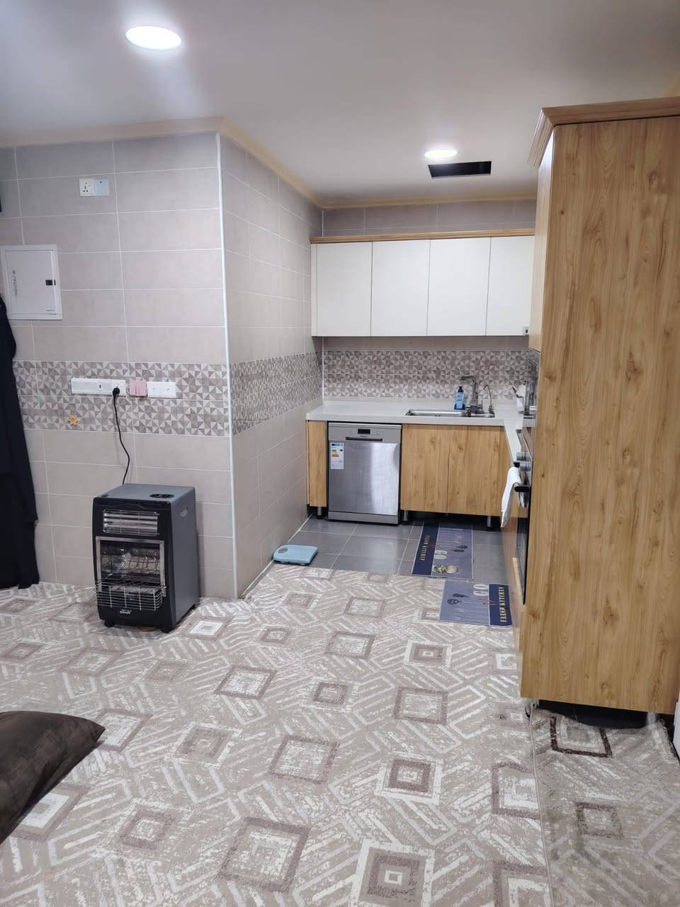 السلام عليكم ورحمة الله وبركاته دار مساحه ٢٥٠ متر للبيع مجمع الاميرات القديمه مرحله ثانية على السنتر تجاري موقع مميز إضافات فول شغل مرتب الصور أمامكم نقد السعر ٢٥٠ مليون قابل للتفاوض للاستفسار الاتصال على الرقم ***********
*********** مكتب القمه العنوان مجمع الاميرات مقابل الكرار بإدارة الحاج ابو سرمد العادلي الشمري وحسين الجصاص الشمري مرحبا بكم
