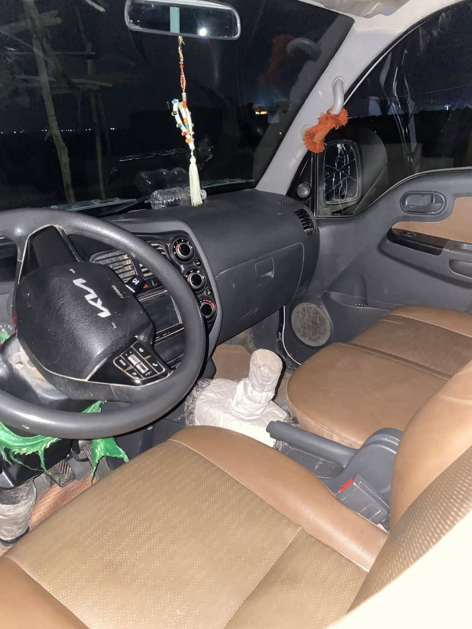 كيا موديل 2022رقم بصره نضيفه ماشيه 46الف مكفوله من اي شي العنوان ميسان ***********
