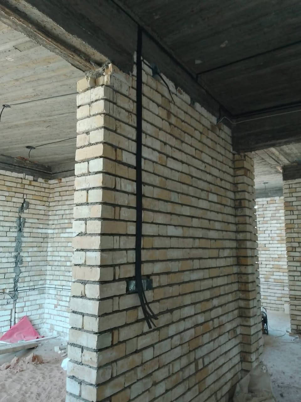 *********** 
اسطة كهربائي اشتغل سعر مناسب و شغل هندسي
