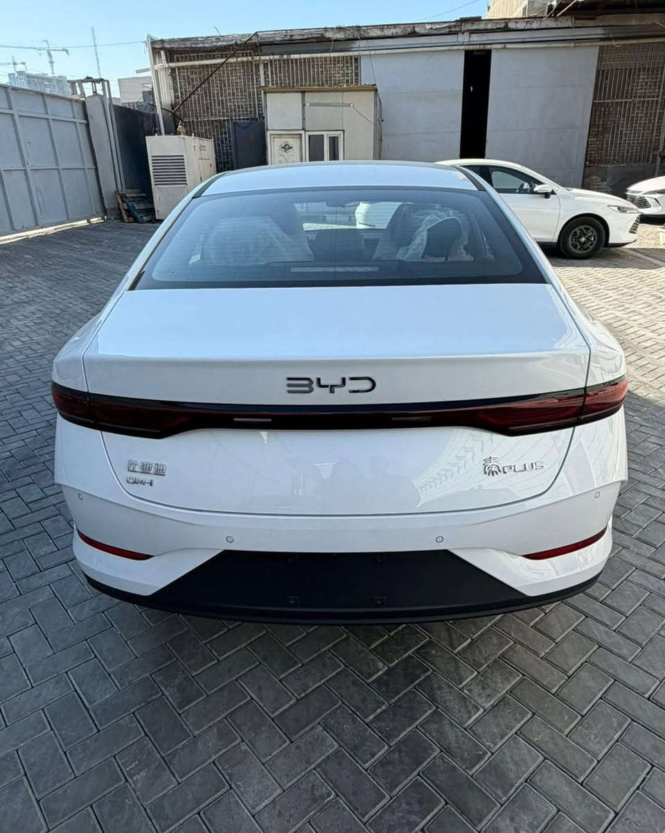 🚗 BYD Qin 2025
سيارة اقتصادية، عصرية، وأداء ممتاز 🔥

💰 السعر: 19,500,000 دينار عراقي فقط 

المواصفات الرئيسية :
الأداء والتقنيات :
• محرك 1.5 لتر بنظام هايبرد ذكي يجمع بين القوة والاقتصاد.
• 3 وضعيات قيادة تمنحك تحكمًا مثاليًا يناسب كل طريق.
• بطارية ليثيوم متطورة تدوم أطول وتمنح أداءً أكثر ثباتًا.
الراحة والذكاء :

• تشغيل ذكي بالبصمة وعن بُعد.
• فرامل إلكترونية مع نظام Auto Hold.
• تحكمات مقود متعددة مع أوامر صوتية.
• نظام دخول ذكي بدون مفتاح عبر تقنية الاستشعار الذكي NFC يفتح لك
السيارة بخطوة واحدة.

المقصورة والتصميم الداخلي :
• شاشة وسطية عالية الدقة تدعم وظائف القيادة الحديثة.
• مقاعد جلد رياضي بخياطة فاخرة وتصميم مريح.
• نظام تبريد مزدوج يمنح راحة مثالية لجميع الركاب.
• إضاءة داخلية LED تضيف أجواء فخمة أثناء القيادة الليلية.
السلامة والتفاصيل الخارجية :
• مصابيح LED أمامية وخلفية بتصميم ديناميكي.
• حساسات خلفية لمزيد من الأمان أثناء الاصطفاف.
• مثبت سرعة للرحلات الطويلة.
• نظام مانع الانزلاق (TCS) لتحقيق ثبات تام على الطريق.
• إطارات مقاس 16 إنش بتصميم أنيق وثبات عالٍ.

الراحة العملية :
• منافذ طاقة وشحن متعددة داخل المقصورة لتلبية احتياجاتك اليومية.• صندوق خلفي واسع لراحة أكبر أثناء السفر والتنقل

� جاهزة للتسجيل والفحص
📞 للتواصل والاستفسار: (***********)

#BYD_Qin
#BYD_2025
#سيارات_الصين
#بيع_وشراء_السيارات
#سيارات_اقتصادية
#سيارات_العراق
