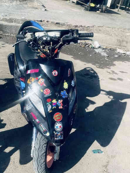 بيها صدر رياضي كلجات رياضي 

تايرات امامي خلفي جديد 

بنزات جديد 

عداد سرعه شغال 

مال بانزين شغال

شاير كلها شغالات 

شرط شلعه معدل 

مكينه خرسه 

نكره سلف 

درجه نضيفه بشكل 

مال جناي 

مكاني مدينه الصدر 

السعر المطلوب 600 

بيها مجال 

تصل بلخدمه ***********
