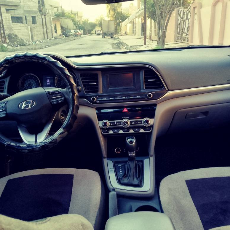 النترا للبيع وارد امريكي ..
السعر : 131$
موديل : 2020
ماشية : 60 الف
رقم اربيل اجنبي بأسمي..
................
كوبون بنزين 
سنوية مو ساقطة
الضرر :  باب خلف السائق مصبوغ فقط.
................
مواصفات : se نص فول
طخم تاير وباتري جديد
كير : cvt شرط
محرك : 20  دوش شرط
السيارة بلادية وليبل واحد
وحتى گلوب السيرفس طافي
...............................
المكان: موصل وقيارة 
موبايل:  ***********
