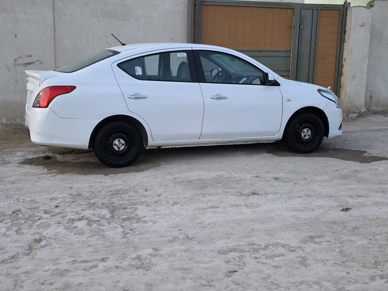 نيسان صني هندي بليته زركه سياره بدون رقم بدون رقم استقطاع مباشر حاليان بعد شهرين تصير حره السعر ٨٧ الشراي يتصل *********** سياره مكفوله بس مؤشر عليه بيه صبغ مكاني ناصريه السكان الصناعي
