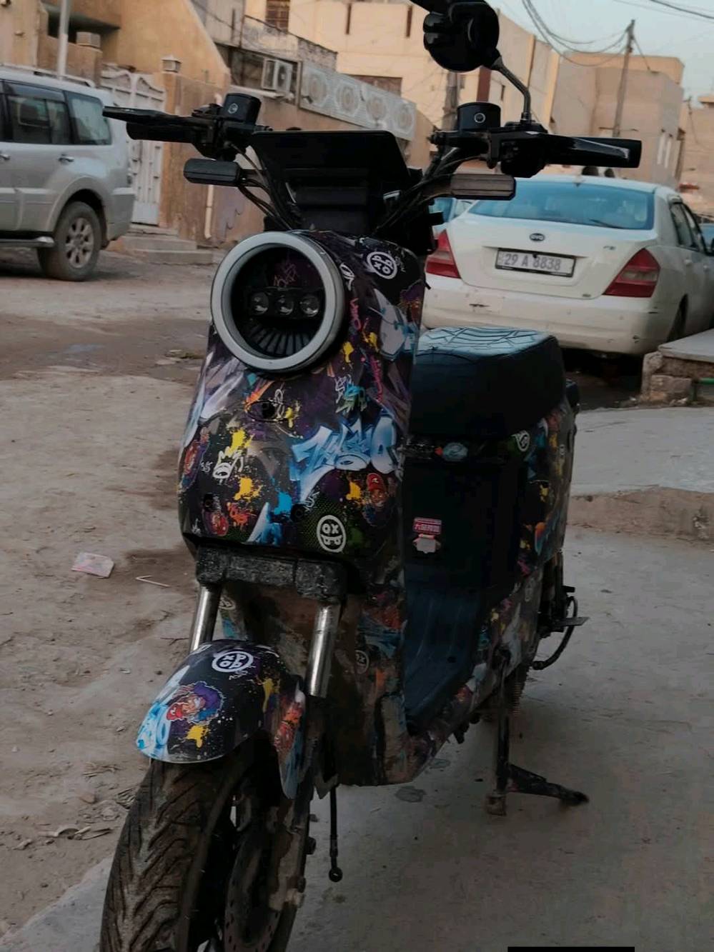 سلام عليكم دراجه شحن نظيفه موديل ٢٠٢٥ سعرها ٣٠٠ الف وبي مجال مكاني  بغداد الحريه
