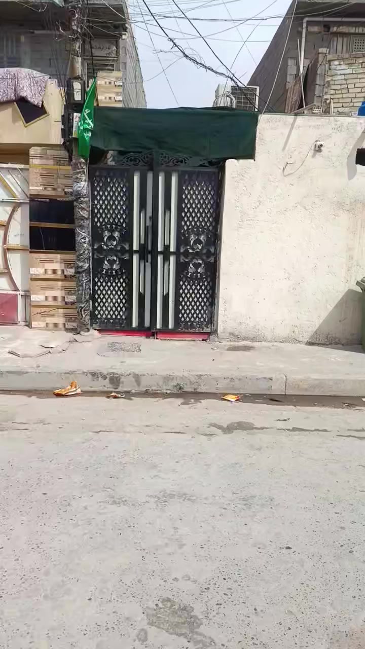 بيت للبيع منطقة البحث العلمي قريب عل فلكة حي النصر وقريب عل شارع العام المساحة 100 متر. الاستقبال صب مسلح والباقي سندويش. السعر 45 وبي مجال بسيط الاتصال ***********
