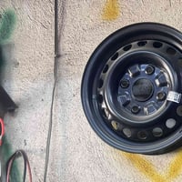 عندي زوج وياله13ممستخدمات جدد اشتريتهن ونباعت السياره ذني الثقيل مو ال...