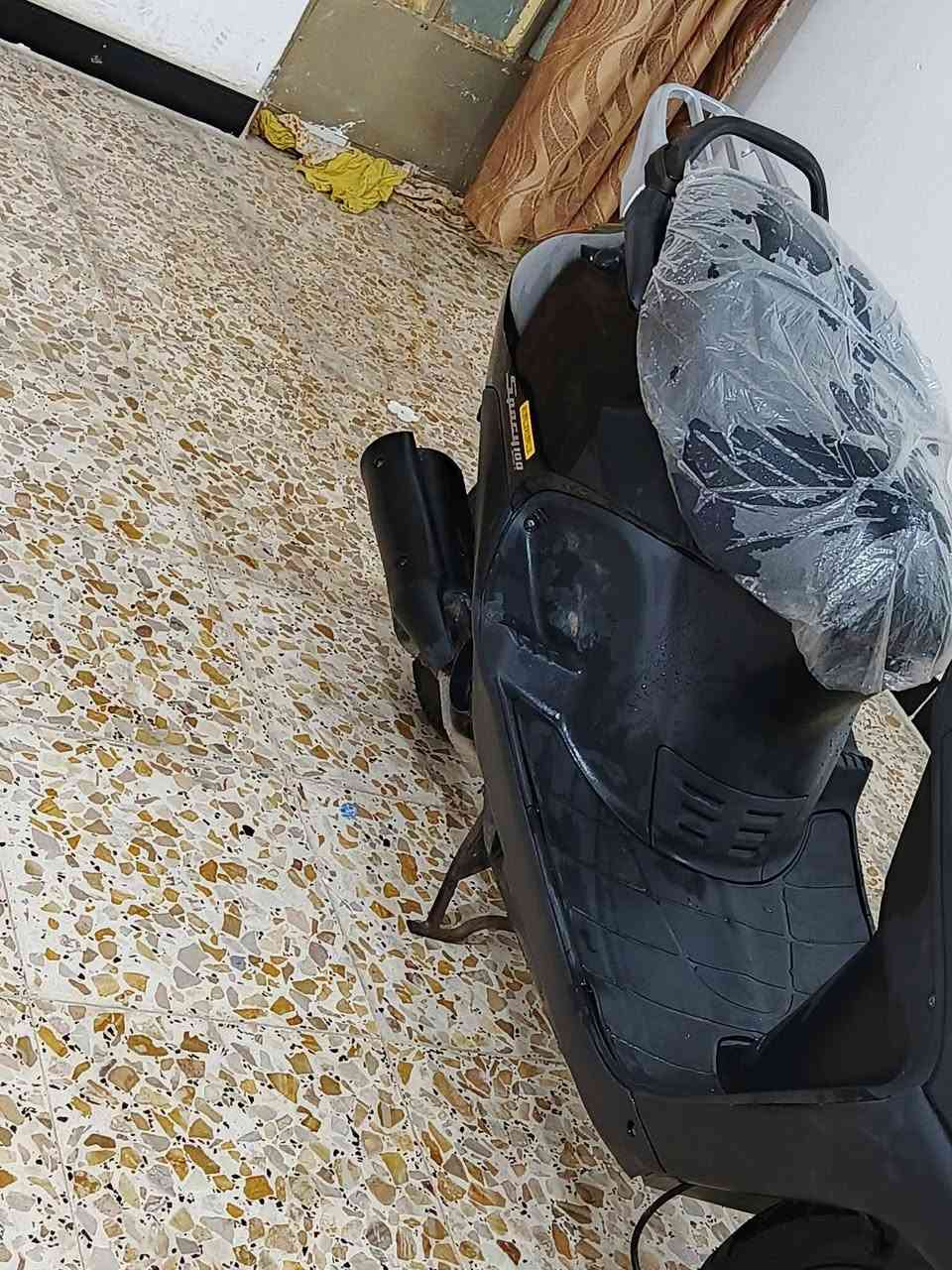 السلام عليكم
سبيسي للبيع مكفولة سعرها ٩٠٠ وبيها مجال مكانها الكوت 
***********
