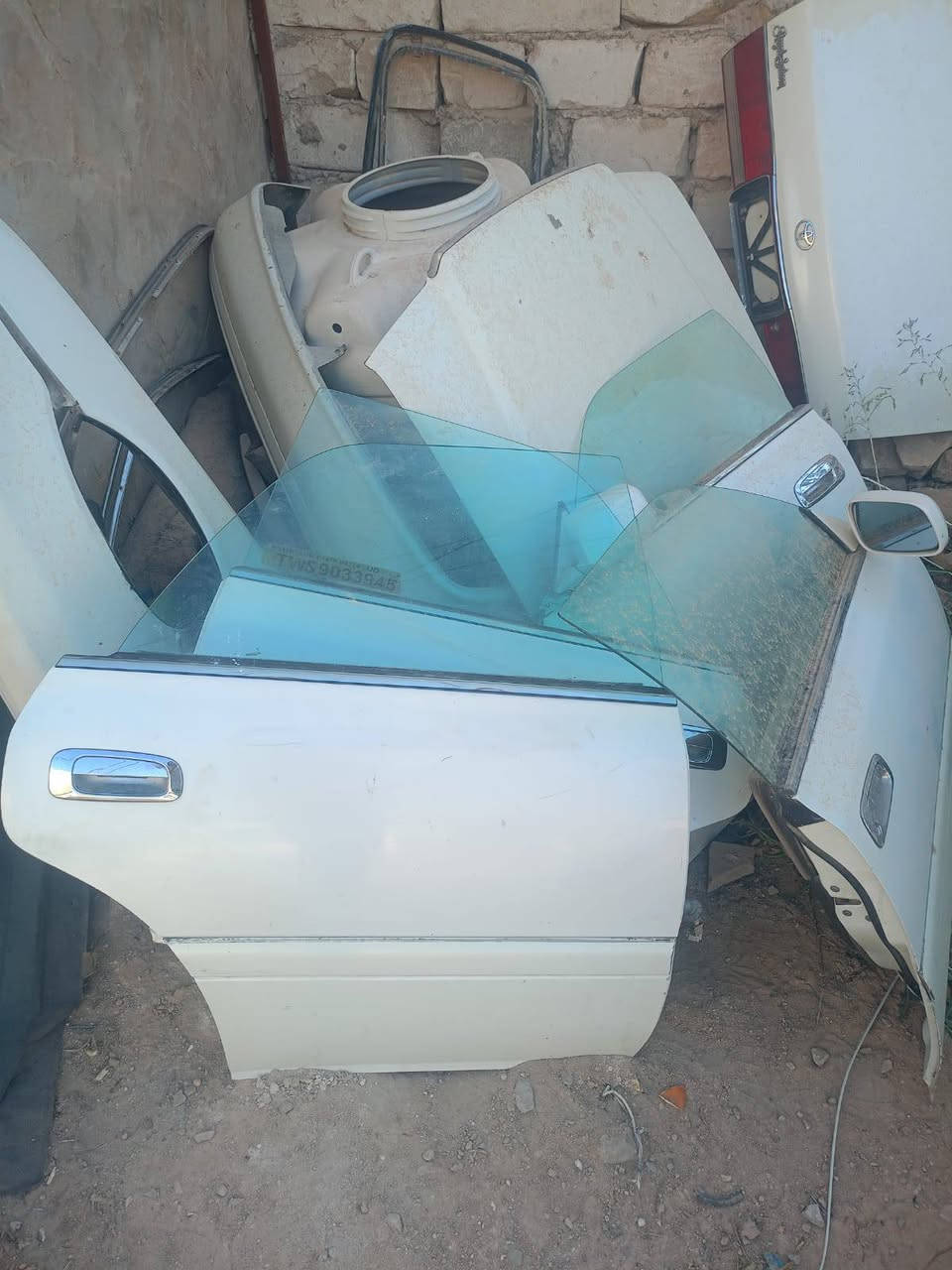 سلام عليكم غراض راس ثور فلات صدفي فره كامله هيه وبطاين وتنته جنطه وبيبان مقفلات كيجات بك لايتات سفايف كامله السعر 400 الاتصال ***********
