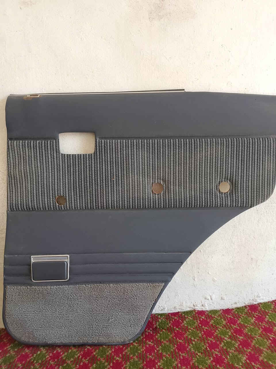 سلام عليكم من رخصت الادمن 
يوجد بطاين لاندكروز جددت العنوان ديالى بلدروز 
***********
