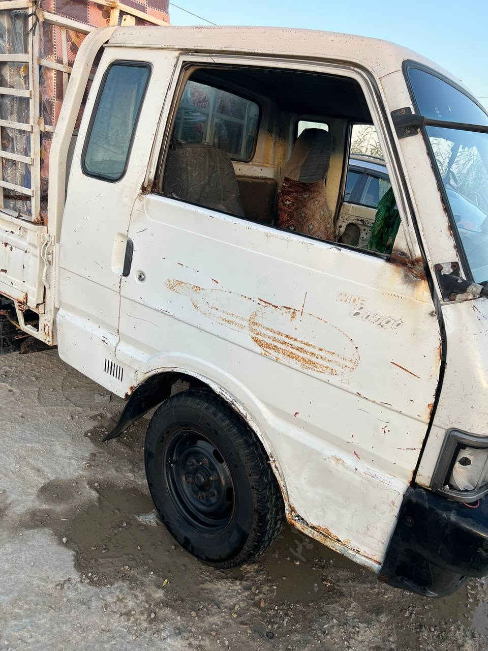 سلام عليكم كيا بنگو موديل  1994 سنوية مجدده لل 27 وبأسمي تحويل ثاني يوم مكينته نضيفه وخير من الله للاستفسار 
***********
