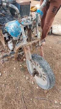 للبيع واذا ابيعها كامله سعرها 175وياها بوكس كير جديد 07880771991