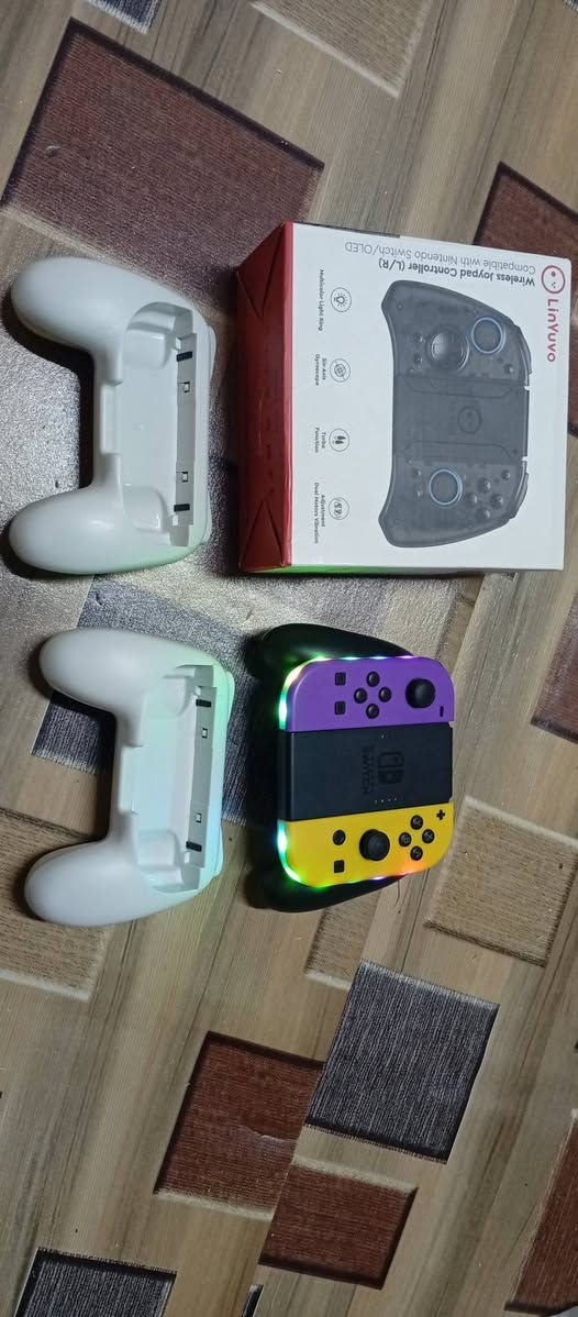 نيتندو سوج اولد مهكر نظامين اون لاين و اوف لاين ذاكره خارجيه 512 متروس العاب حالته جيده بس الظهر مالته بي خدوش الشاشة ما بيها شي و بيها لزكه حمايه و كل ملحقاته الاصليه موجوده و جوي كون اثنين تقليد بيهن ار جي بي جميله في الاماكن المظلمه و جوي كون احترافيه وزنها ثقيل مكاني البصره و متوفر توصيل


**إذا كنت صاحب هذا الإعلان وتريد حذفه لأي سبب، رجاءا أرسل رسالة إلى الدعم الفني**