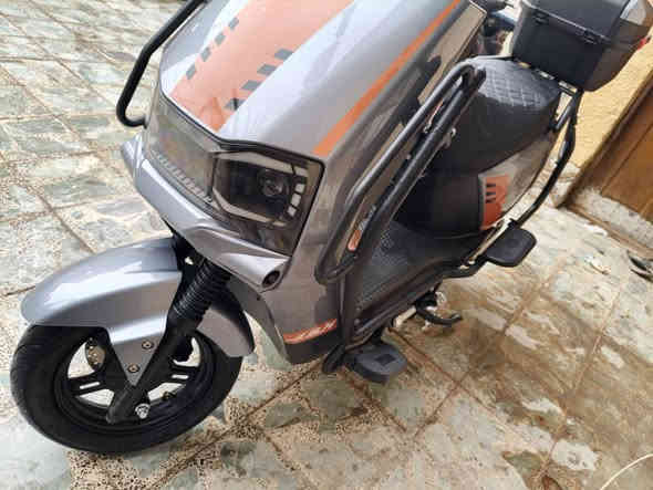 السلام عليكم دراجه للبيع شحن حديثه سرعتها 70 ثلاث نمر جديده معنى كلمه ماشي 2000 سعرها800الف وبيها مجال عنوان بغداد الشعب استفسار على هذا الرقم***********
