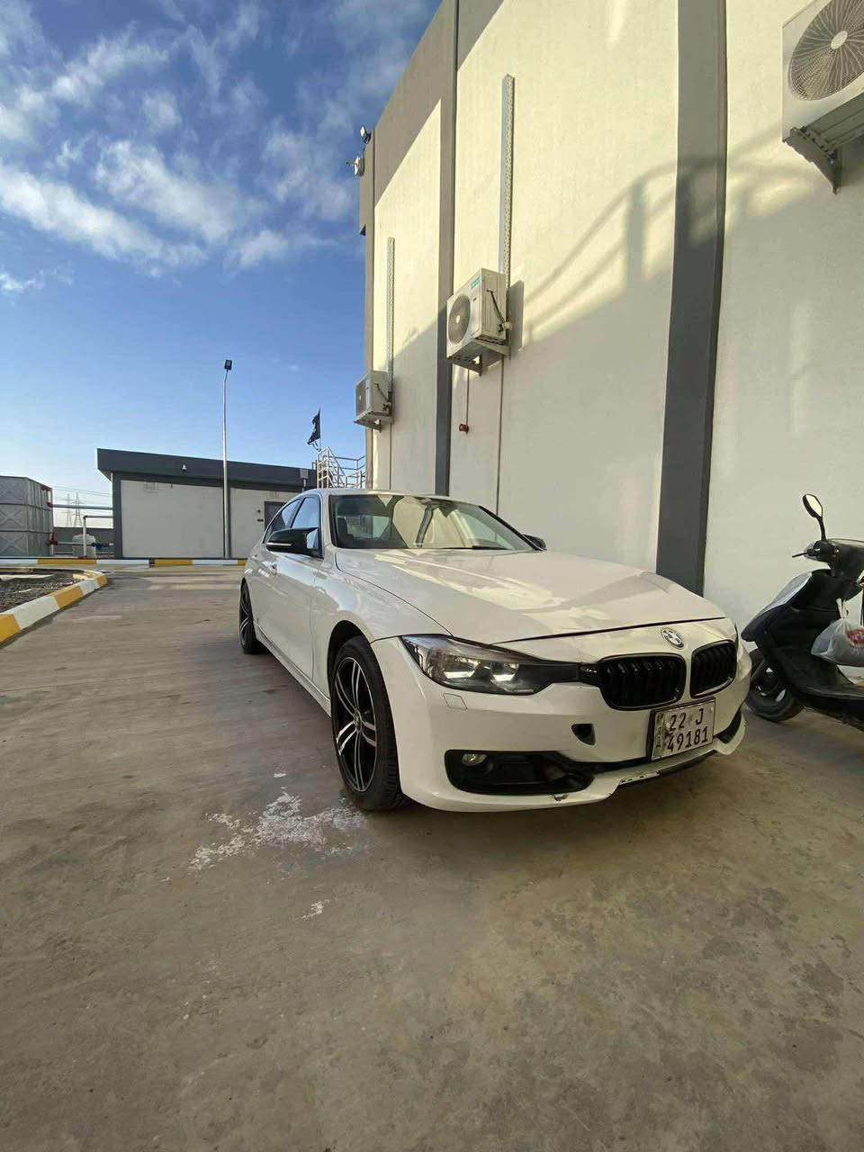 مرحبا للبيع بي ام دبليو خليجيه ومعروف مواصفات الخليجي سيارة جاهزه من كلشي كل نقص مابيها صبغ فقط جاملغ وبنيد والباقي كله مكفول السعر علق تم يوصلكً خاص للأتصال ***********
