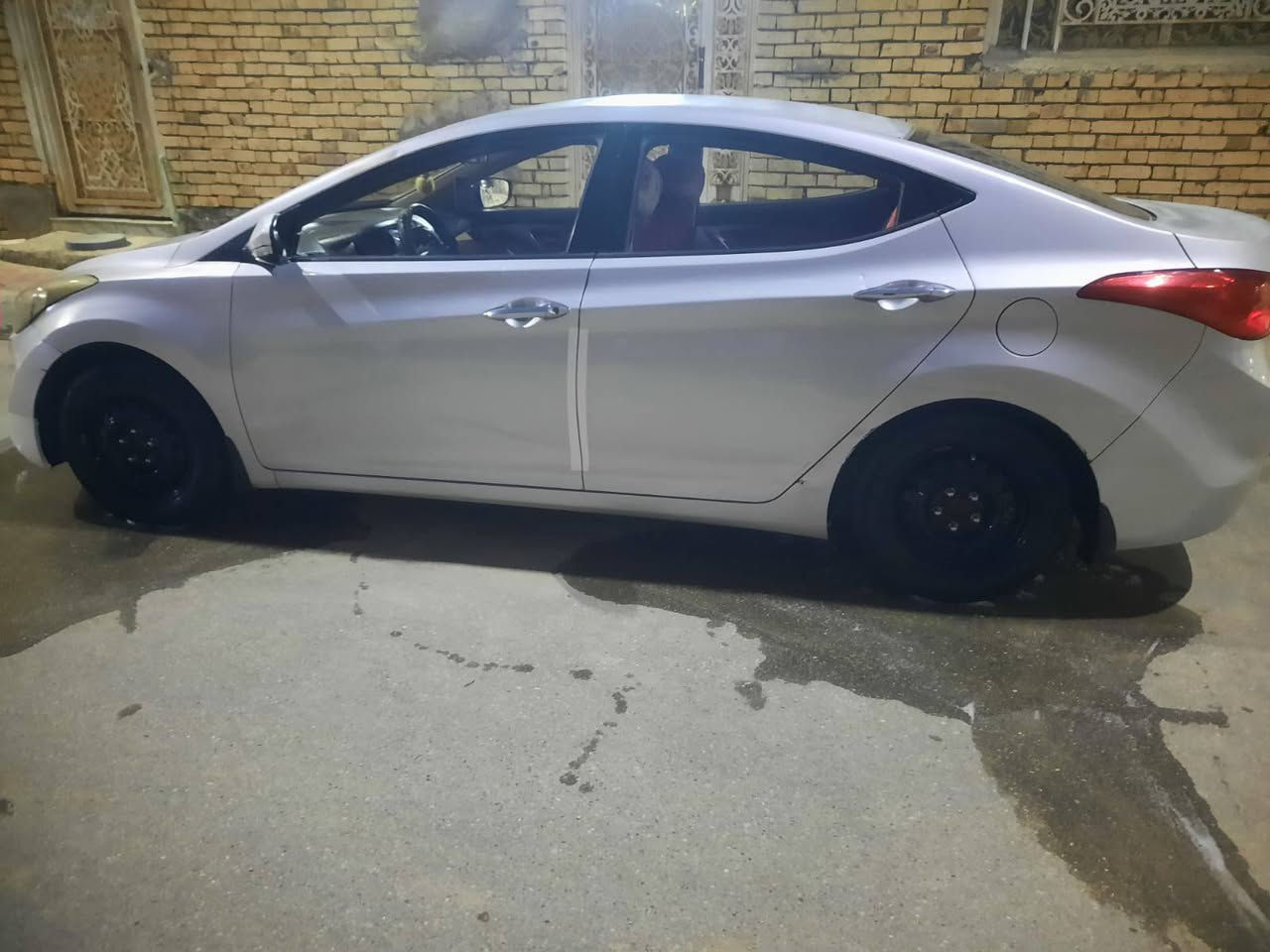 النترا 13 خليجيه كفاله بيها رشه صبغ طرف الدوسه ماكينه 600 جديد حداديه 80%*********** سياره مال جنان يريد يعيش بيه والله العظيم جديده كلش سياره بيها جراد
