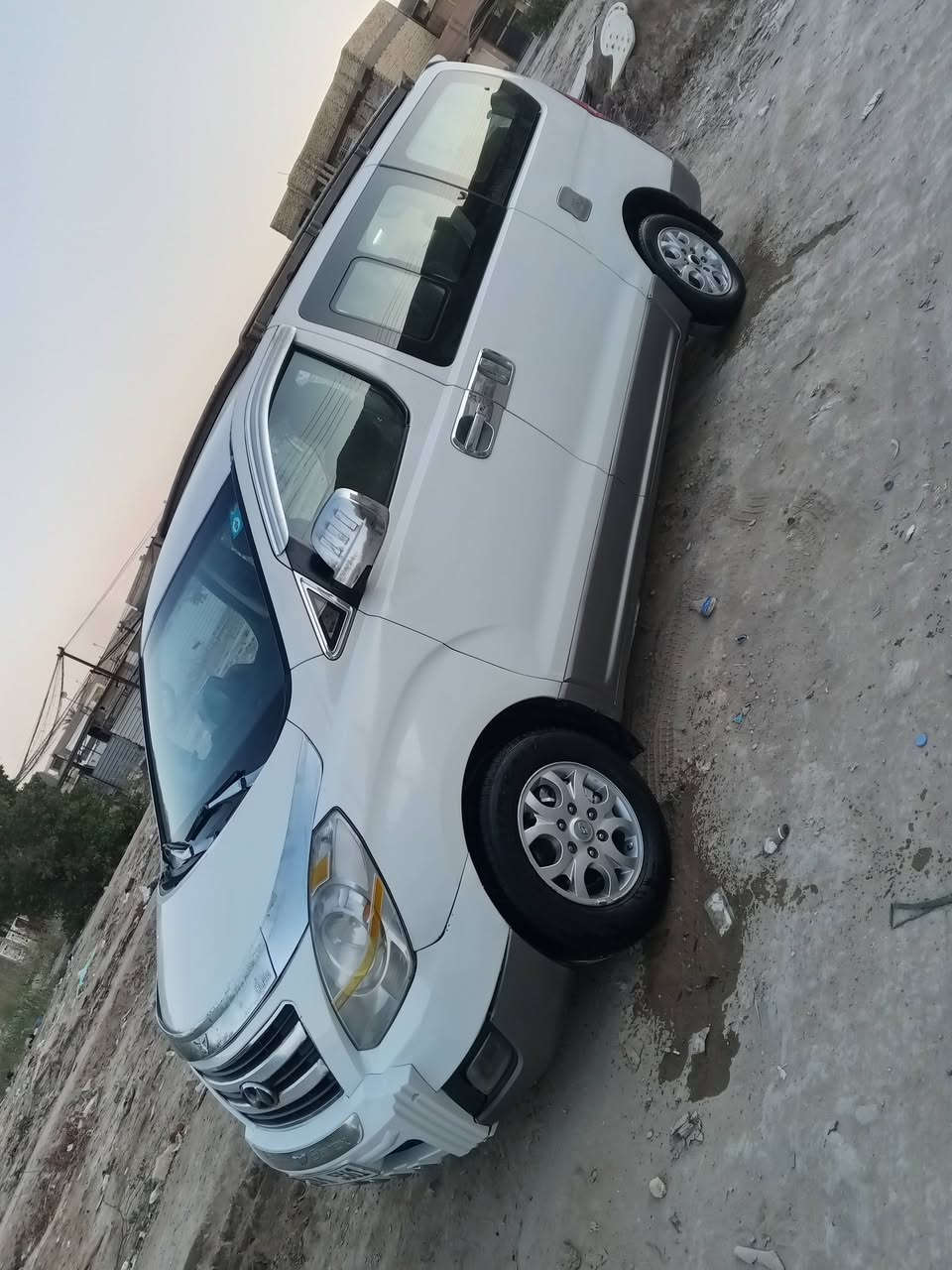 السلام عليكم عند ستاركس موديل 2011 سياره حلوه مال جناي حداديه مكينه جير كفاله رقم نجف انجليزي واللي يحب يتصل على هذا الرقم مكاني بابل القاسم‏‪***********‬‏ والسعر 120 وبيها مجال وين الشراي خليجي
