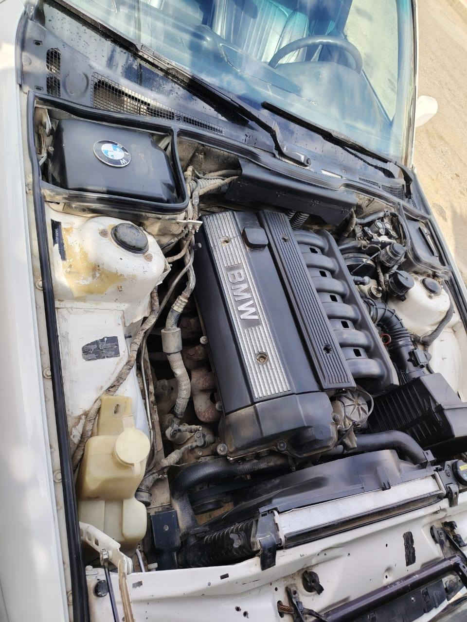 بسم الله وعلى بركة الله سياره BMW محرك كبس حجم 520
كير عادي سعر 55 بي مجال للطيبين تواصل ***********
