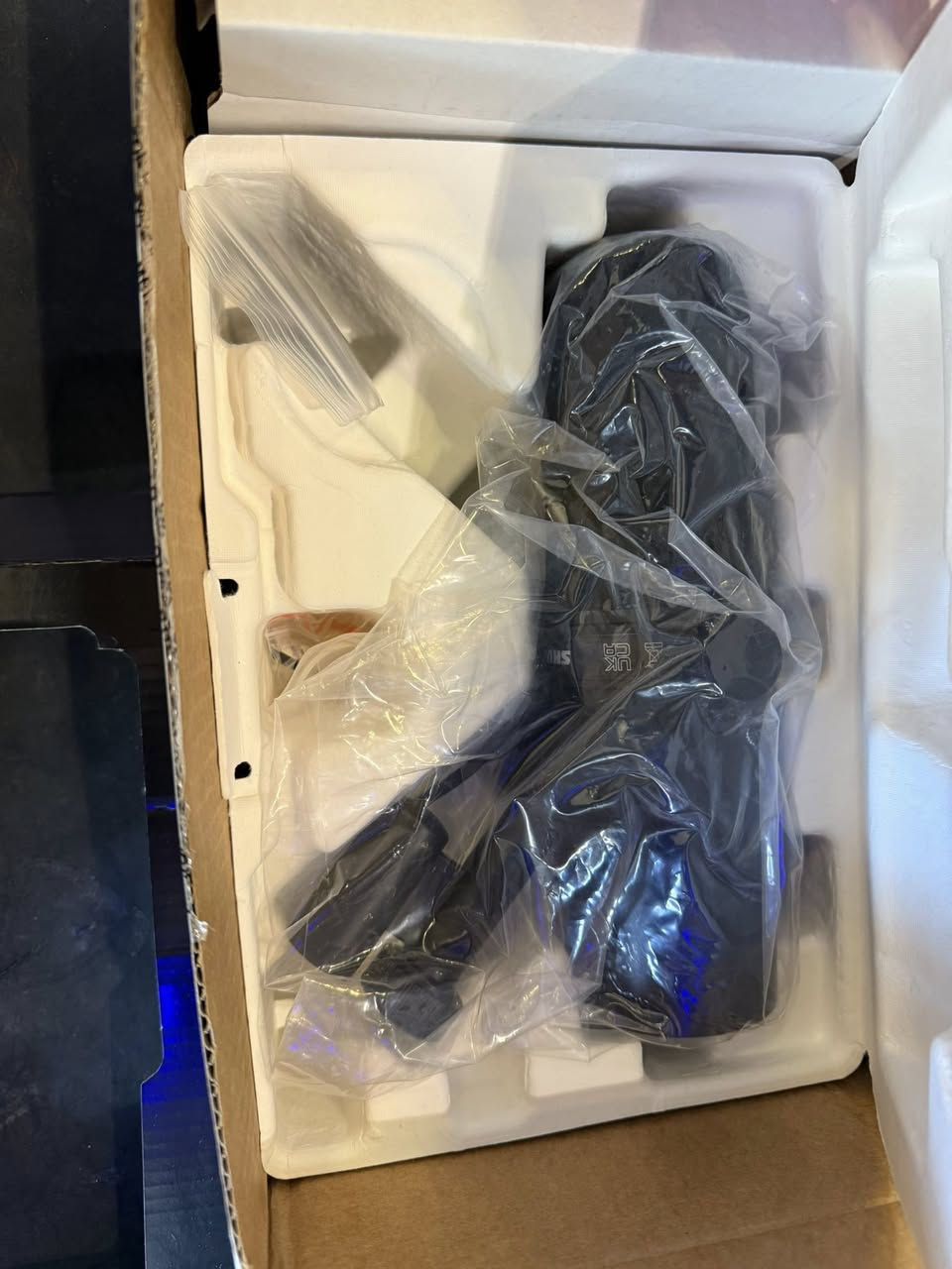 مايك شور للبيع موديل sm7B 
اخو جديد مستخدم شيء بسيط باقي ٧ شهور ضمان 
مع ستاند بودكاست هدية 🎁 سعر مناسب جدا 

متوفر خدمة توصيل 🚚 
***********
