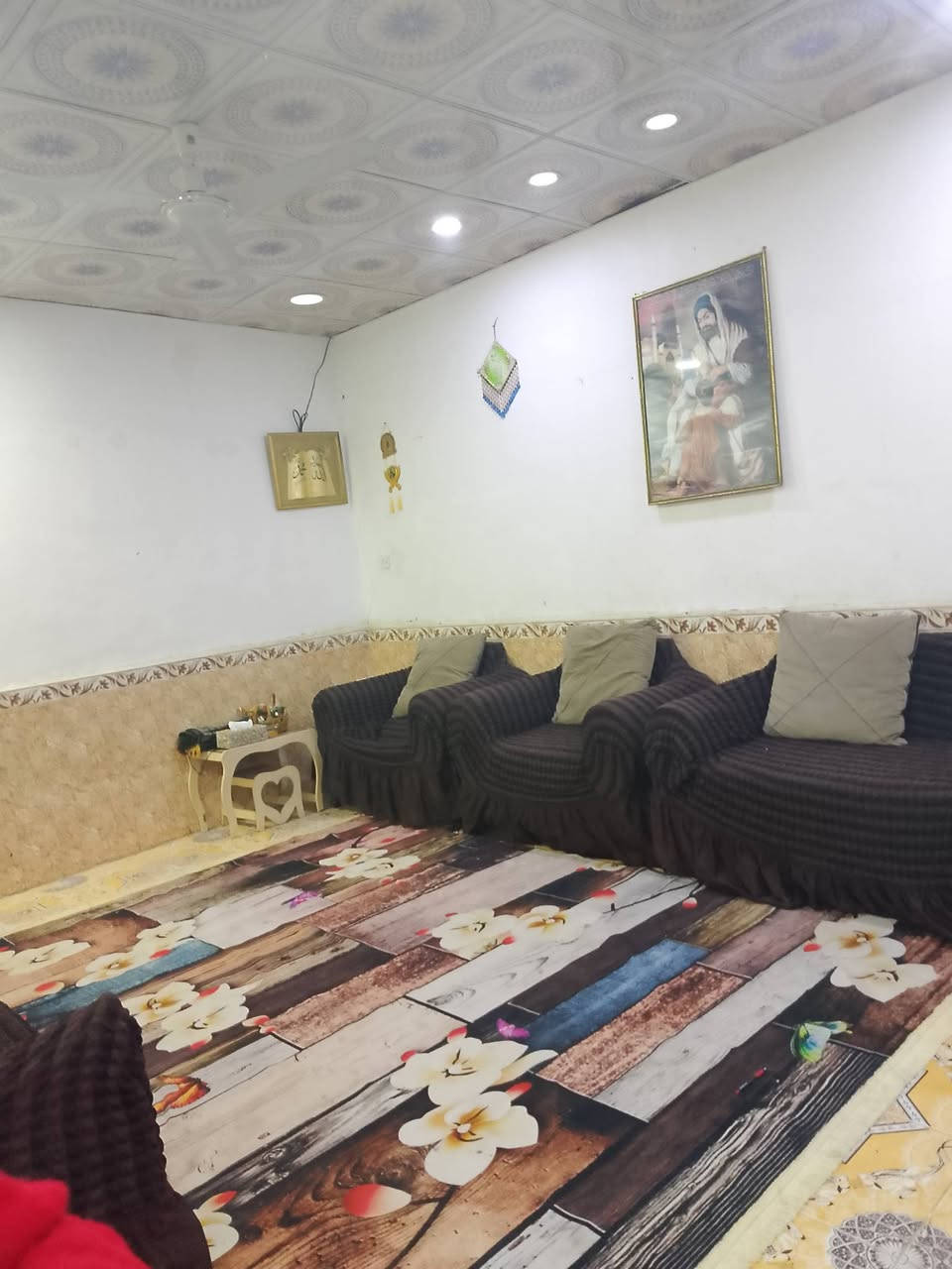 بيت للبيع المساحه 220 متر طابو زراعي قابل للتطويب طابق واحد كونكريت مكون من غرفتين (4×4) صاله (8×4) استقبال(5×4) صحيات عدد 2 خارجيه وداخليه+ طارمه مع خدمات كامله كهرباء + ماء + تبليط قريب على المدارس 
العنوان حي الامين الاولى مقابل  حسينيه مالك الاشتر  نزله (سيد حسين ابو الانشائيه) 

مع عرصه 250م (سعر البيت +  سعر العرصه)  للاستفسار ***********
