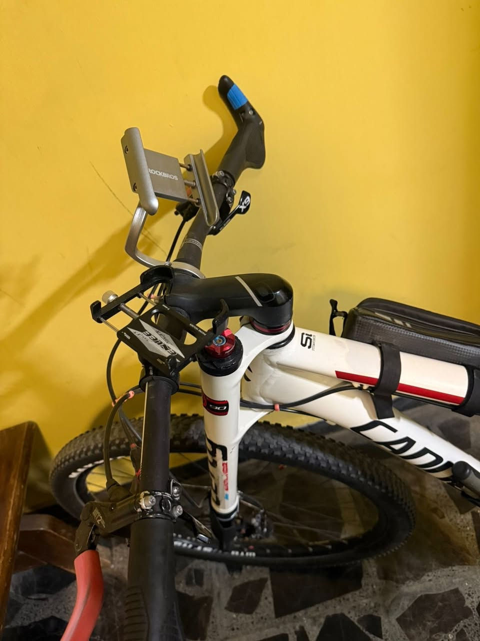 ماركه: Cannondale
قياس :29
تك ماشه
المنيوم 
نمره 2*10 
الرقم :***********
