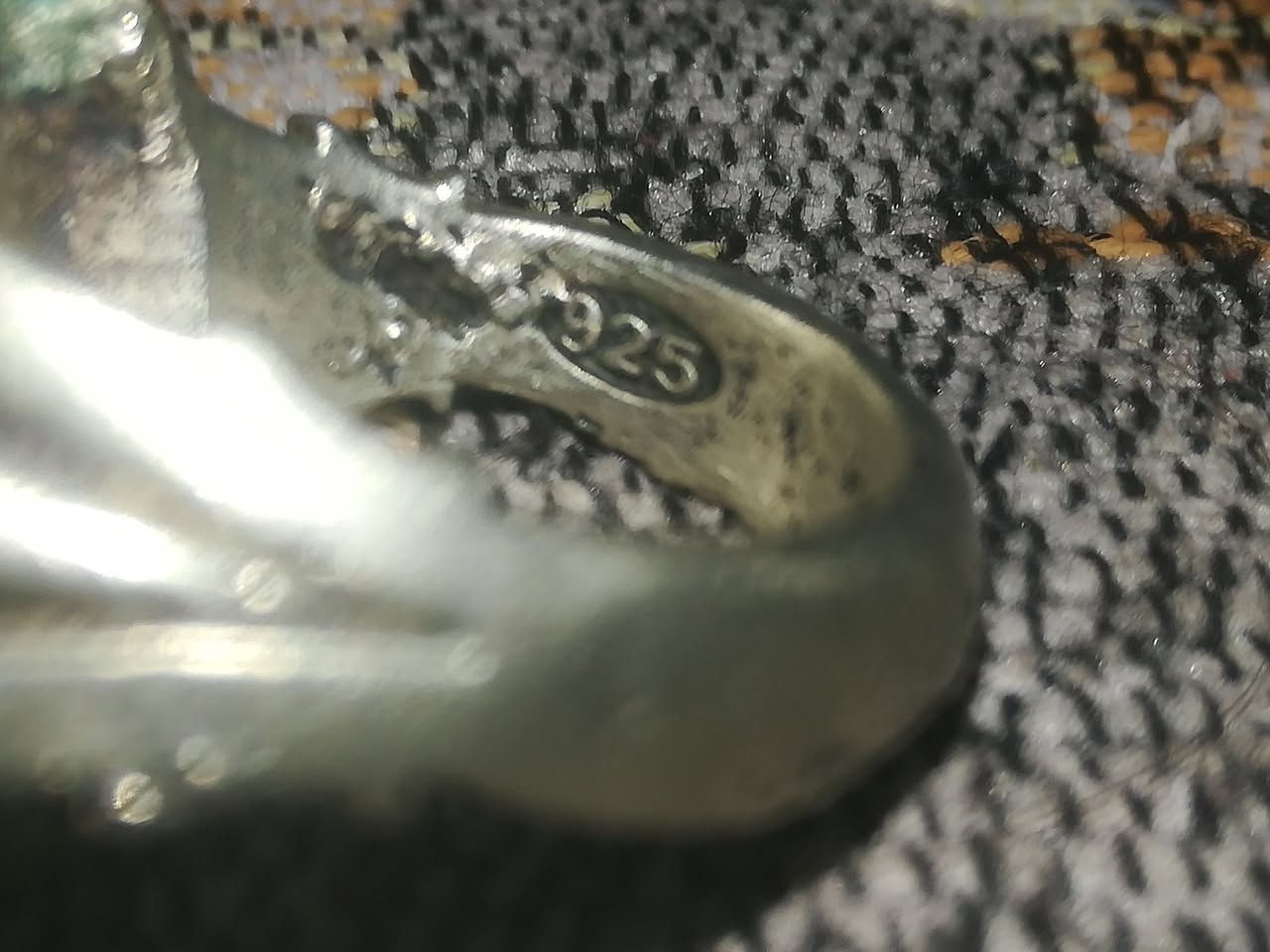 متاح محبس فضه بس مطعوج يرادله تعديل مختوم رقم الختم 925ومحفور بسم طاها سعر 10وبي مجال مكاني الرمادي الصوفيه رقمي بي واتساب ***********
