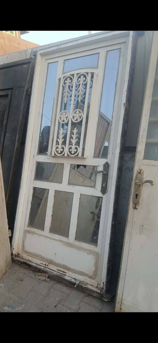 بيبان وشبابيك وزوايه وشيلمان البيع بغداد حي نصر ***********
