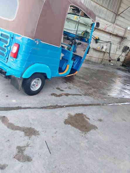 سلام عليكم تكتك رقم وسنويه بسمي لاتنقيصولا تبخير موديل 20 شهر 12 شوفت عينك نضافه  كامله كبل للشارع جادر جديد دبلات ولوي  جديدات سماعات يعني ماذب عليهه  ربع السعر6500 وبيهه مجال قليل مكان حصوه الشراي اتصل 0788 406 7914وبي خير ويدل
