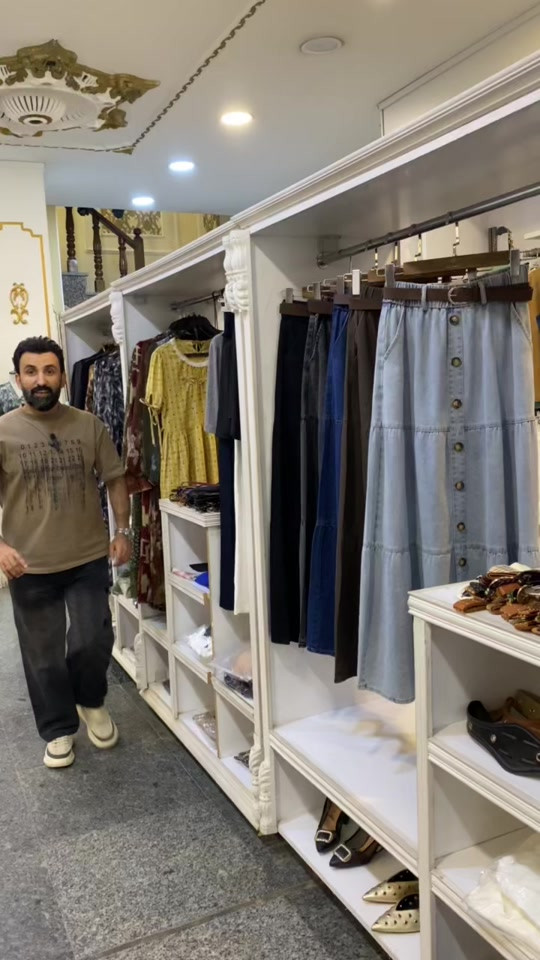 اخذي قطعه وحدة بس للتجربة ومتاكد رح تاخذين بعدها كل الالوان  الخامة تجنن من احلى مايكون .والسعر مناسب والقياسات حلوة 💙❤️ تفاصيل اكثر داخل الفيديو .. 💫✨🫶🏻 . العنوان : بغداد الدورة سوق الاثوريين شارع نادي المجتمع العائلي رقم الهاتف ***********___***********  .. سعر التوصيل 5 الاف دينار  بغداد وكل المحافظات  🚚 .. .. .. .. .. .. #ملابس #ازياء #اكسبلور 
