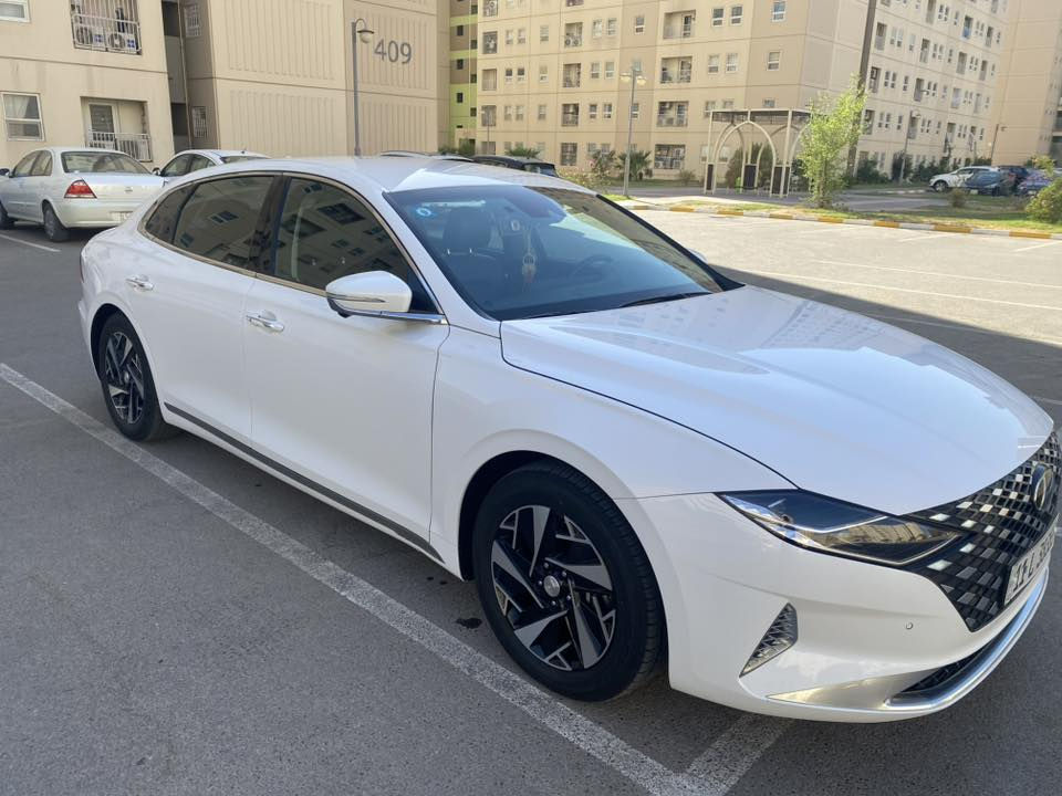 ازيرة موديل ٢٠٢٢هيبرد وارد كوري بيها جاملغ وبصندوق ضربة بسيطة السعر ٢٠٠ رقم ***********
