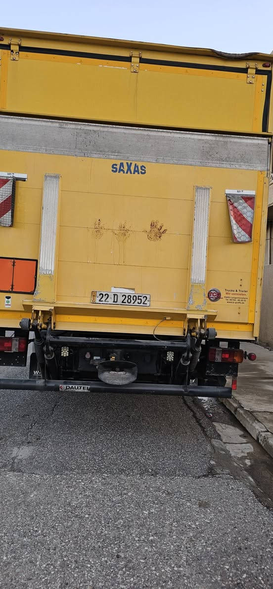 سلام عليكم من رخصه مدير الكروب للبيع حافظه اتيكو اصلي طول ٧ وربع مع باب جك لاستفسار ***********
