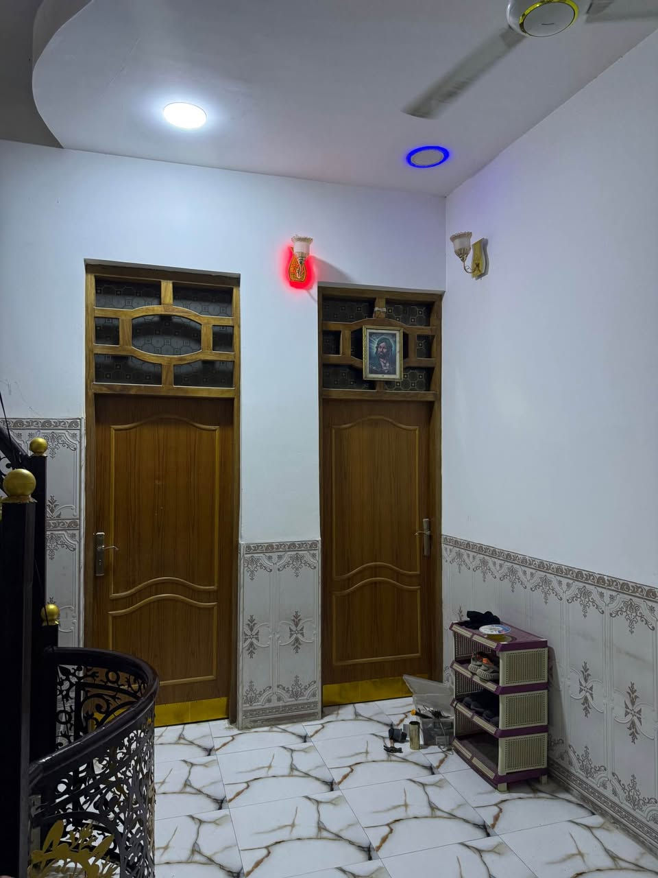 بيت مساحته 125متر للبيع طابقين كامل بناء حديث فول في الماجديه شارع الجامع للاتصال *********** عمارة, ميسان

