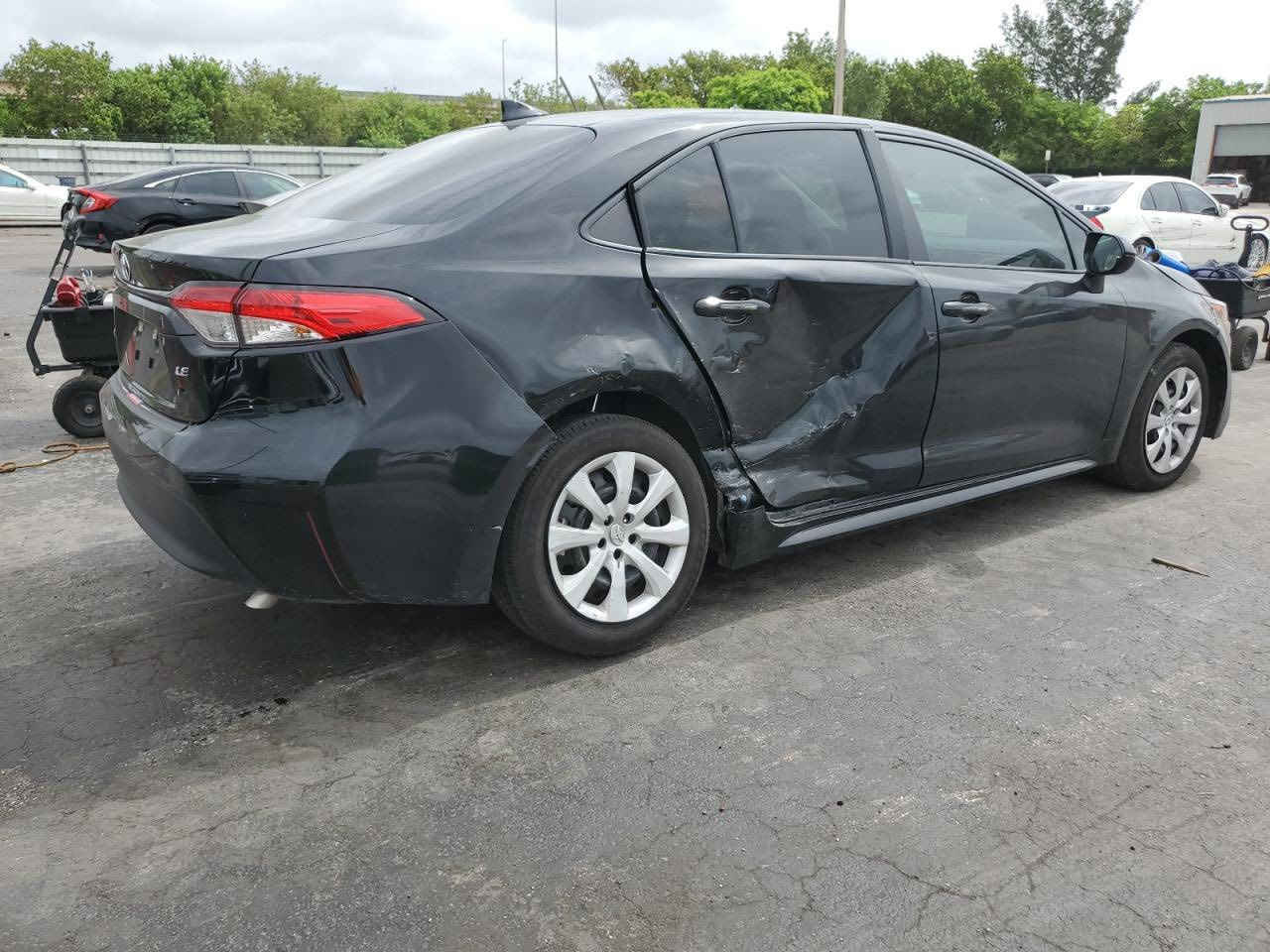 السلام عليكم
كورلا 24 لون اسود 

ماشية 30 ميل 

ضررها جاملغ صبغ وتبديل باب نفس لون بلاد 

كامرة خلفية 

رادار  امامي تحديد مسار 

هند بريك دكمة

رقم الشاصي

5YFB4MDE7RP188609

السعر 150

***********

تكريت
