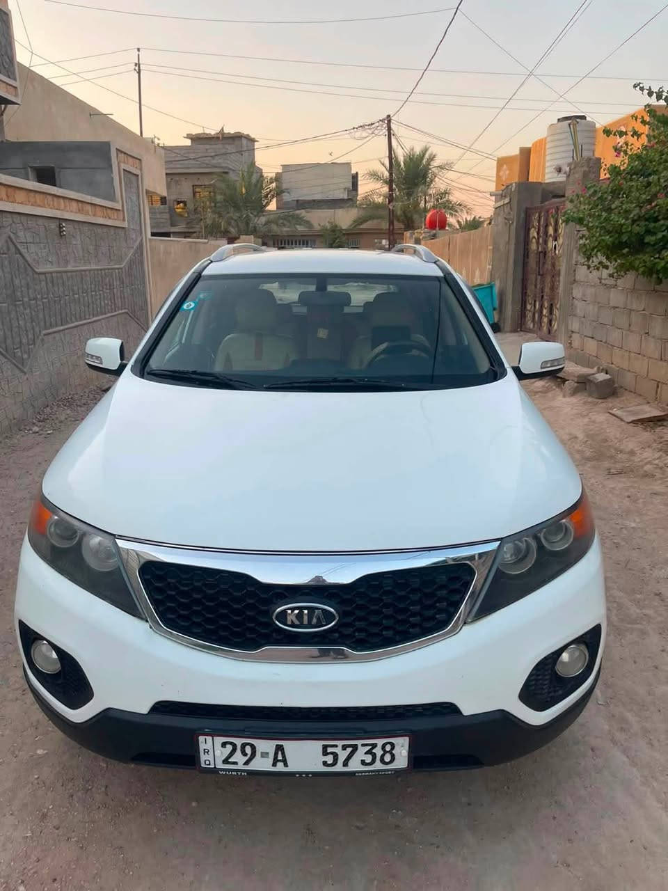 سورنتو موديل 12 خليجي بسمي شخصيأ رقم واسط انكليزي مكينه كير خير من الله تدفىه تبريد مكينه اربعه 2400 دوش صدر امامي خلفي خير من الله بيه جاملغ خلفي رش بدون داخل ولا معجون اثر شخوط وبيه بابتين مبدله موسسه وبيه شبر بالبنيد  مواصفاته 
3 قطع تبريد 
مري شفط 
اشاير بالمري
شاشه 
كأمره دواره
سبعه واكب 
داخل لونين عسلي
منضومه زنون الأصلي 
تخم تاير 
عدد سويج 2 مال الشركه 
سنتر للك 
خمسه ويل كل 
سبير تعليك
تحكم ستيرن 
مثبت سرعه
سياره جاهزه من كلشي وين ميعجبك افحص افحص مكاني محموديه 
سعر 130 وبيه مجال بصيط 
*********** بي وات ساب 
‭***********
