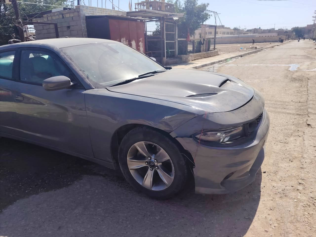 جارجر 16باسمي بيها تغير لون سابقا من اسود الى اسمنتي رقم بغداد حادث أمريكا بنفس المكان وبيها طخات بالبجم مكان السيارة
العماره
ابيع على وضعها 
السعر ١٢٠ قفل
***********
