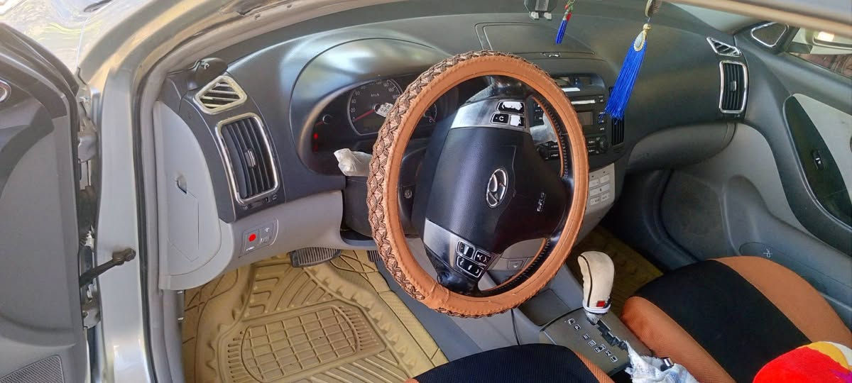 السلام عليكم
اخوان افانتي 2007 للبيع قطعه وحده صبغ
باب السكن فقط رقم بغداد بسمي
سياره فول مواصفات خليجي تبريد تدفه
كله شغال تخم تاير جدد صدر نص عمر
السعر ٩٥ وبيه مجال للستفسار
***********
