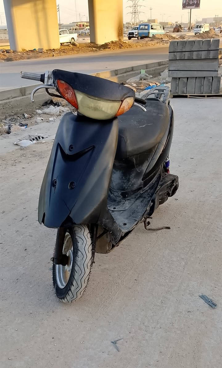 عصفوريه شغاله سلف هندر لايت بك لايت اشاير هورن قفل سكان دبلات كله شغال شلعه قويه سرعه دك 60 مكينه ناعمه خرسه تايرات جدد دراجه جاهزه ومال جناي السعر 175 مكان ناصريه ***********
