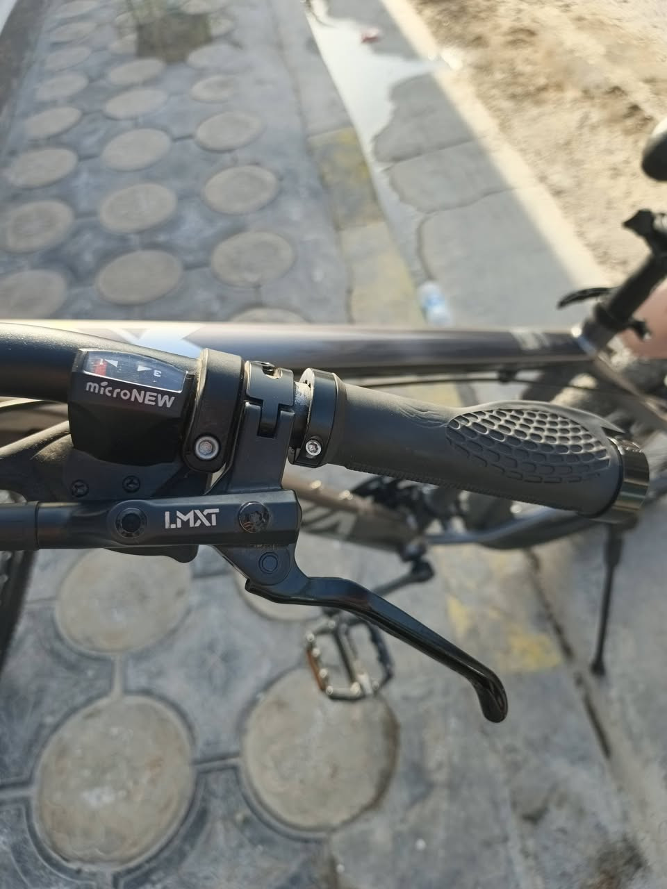 السلام عليكم
بايسكل للبيع مكاني بغداد شهداء البياع
نوع جبلي 8نمر خلفيه 3اماميه
بايسكل جديد صارلي شهر من اشتريته
سعره 175قفل
للاستفسار ***********
