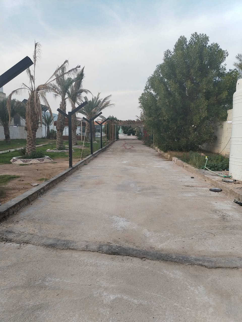 🏡 منتجع فاخر للبيع او مراوس  – كربلاء

المساحة: 2500 متر
السند: طابو 25 تحويل بس الشخص

المحتويات:

صالة واسعة

مطبخ

صحيات

غرفة نوم

حدائق مرتّبة

مسبح

مكان شوي

جلسات خارجية راقية

📍 العنوان: كربلاء – قرية آل جميل – خلف جامعة العميد
جميع الخدمات متوفرة: ماء، مجاري، كهرباء، خط مولدة
وموجود مولدة 60 أمبير خاصة بالمنتجع.

📞 للاستفسار:
***********
السعر يُرسل عبر واتساب فقط
