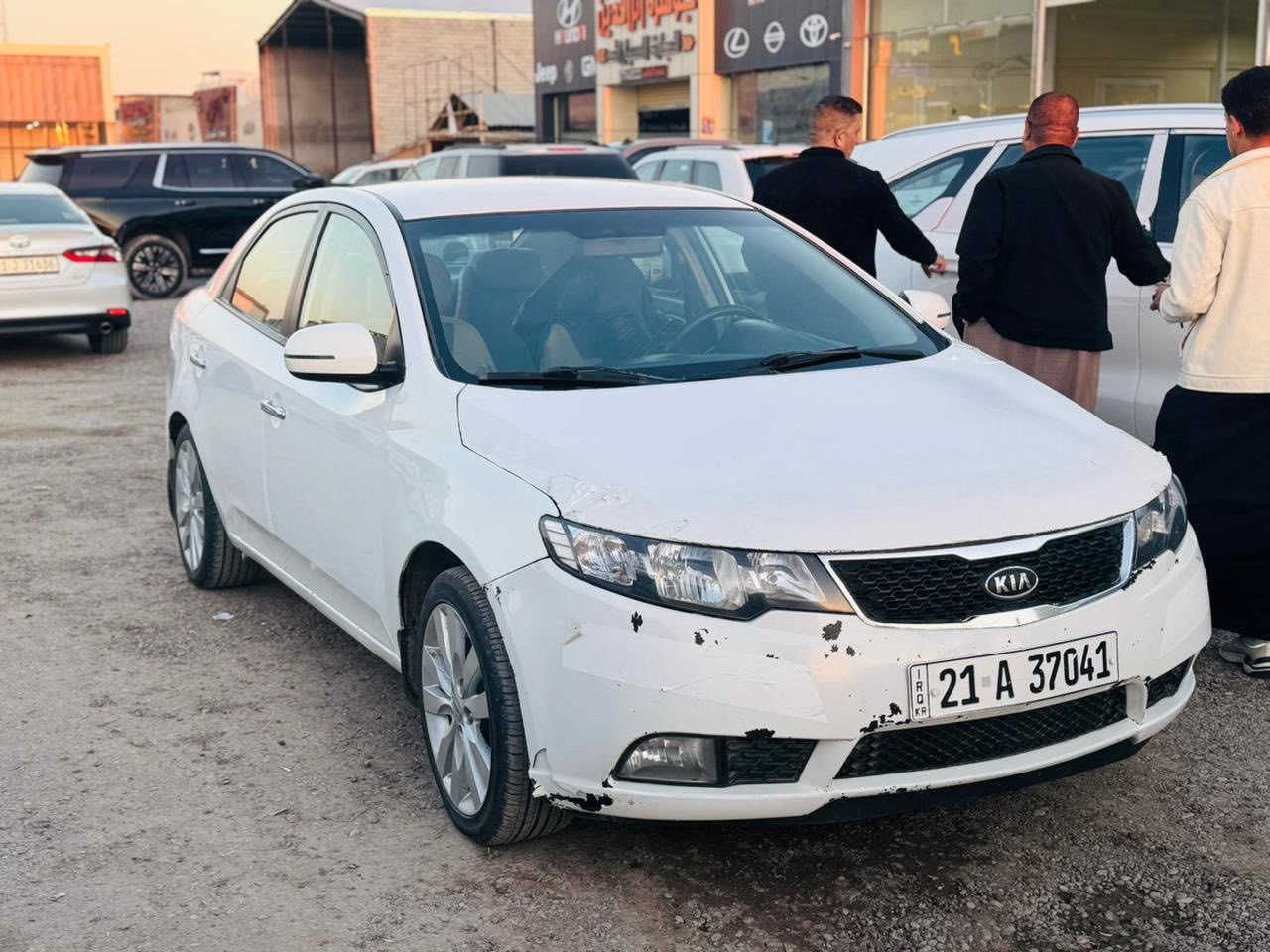 السلام عليكم 
اخي العزيز مكلف بل نشر مكلف بل نشر 
سيراتو موديل 2013كير محرك شرط شرط 
كير 6نمر مرغوب 
تبريد تدفئه شرط 
صدر امامي خلفي كلها شرط بل باكيت 
السياره فول عده الفتحه 
موصفات 
تحكم ستيرن اتجاهين 
شفتات كير 
مثبت سرعه 
حساس خلفي 
رقم جديد 
سنويه جديده 
هزه وبراد جدد
دشبول بيانو 
سياره مال بيت مو متعوبه 
وباسمي تحويل وكاله حاضر اني 
السياره بيها بنيد رش وجاملغ امامي بدون دواخل 
مكاني صلاح الدين تكريت 
السعر 103$وبي مجال 

‭٠٧٧٣ ٣٧٧ ١٣٩٩‬
