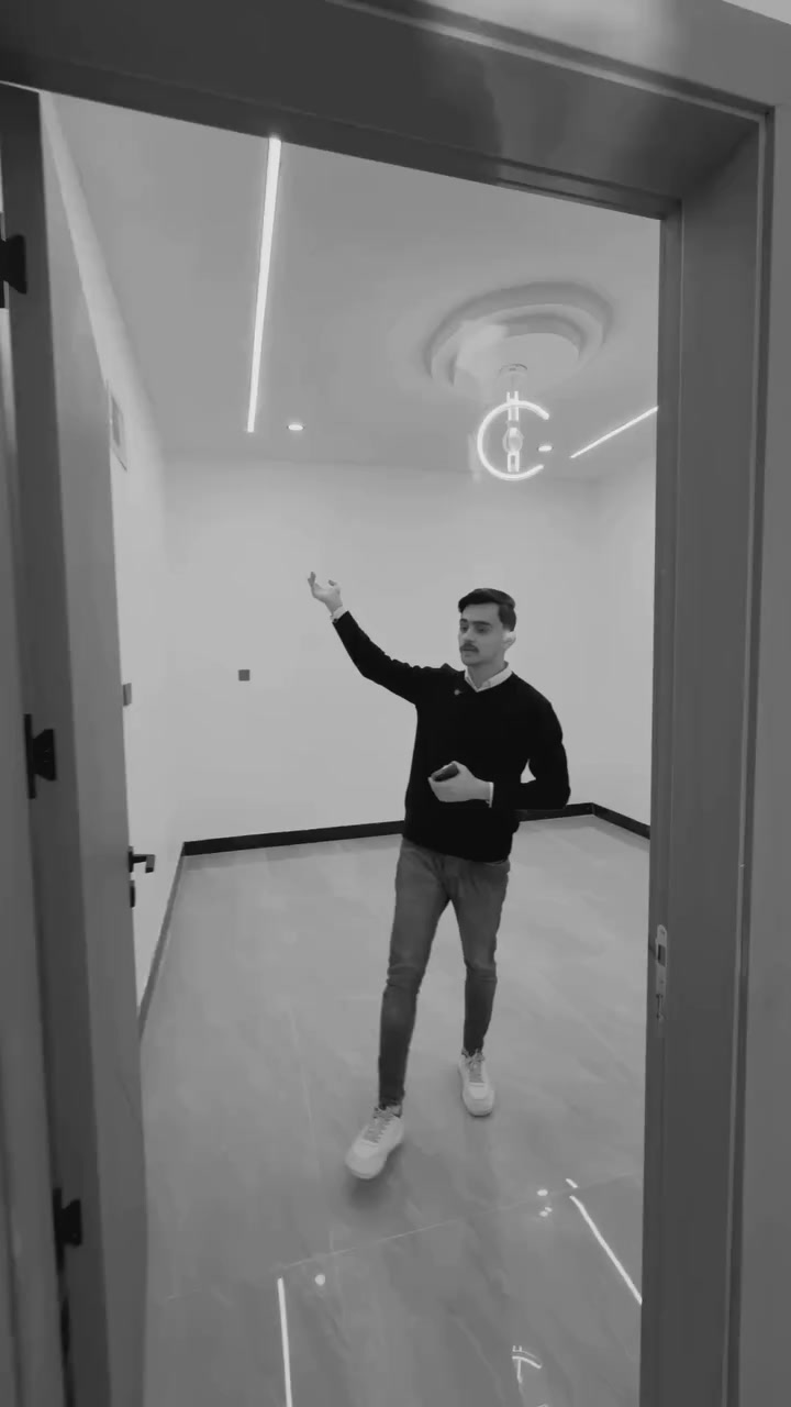 and r.9on
بيت للبيع ركن في حي السكر
المساحة : 120m
الواجهة : 8.5
طابقين يحتوي على :
6 غرف نوم ، 2 حمام , مطبخ , استقبال
للتواصل على الأرقام
***********
***********
***********
