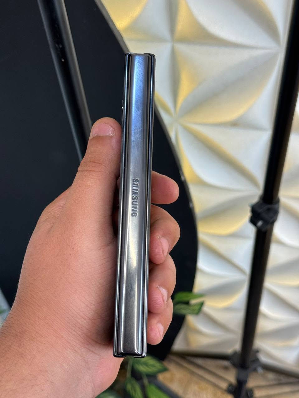 السلام عليكم
سماسونكGalaxy Z Fold4 للبيع جهاز نضيف بس بي مشكله بل شاشه الجبيره مرات متشتغل تشكل ابيعه هيج اما الباقي مابي عيب ذاكره256سعره 250وبي مجال رقمي ***********2 وذا اكو مراوس اراوس عادي
