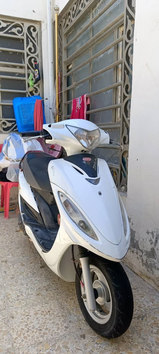 سلام عليكم كامكو جي فور للبيع مجفته مره وحده وبيهه خيط بخار قليل دراجه شلعه ومعدل مبدل دبلات جدد سلف جديد باتري جديد لايتات زنون عالي ناصي دراجه مفوله كلش مكاني نجف حي ميسان الزراعي ***********
