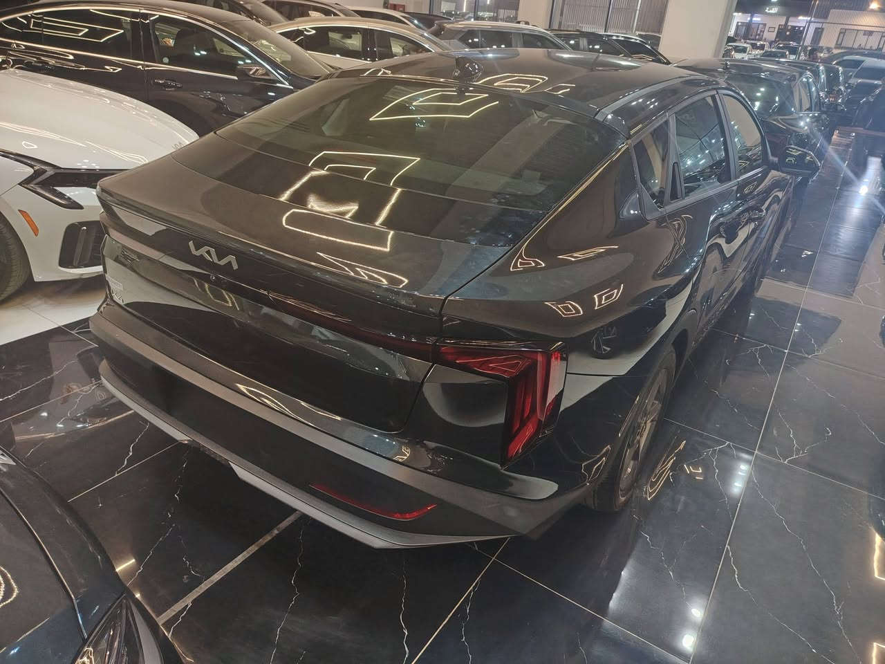 كيا k4 موديل ٢٥ مواصفات LX بصمة ويل كب اشاير بالمري رادار نقطة عمياء رادار امامي كامره تشغيل عن بعد صبغ حافة البنيد فقط بدون ارباك شواصي كله سليمة تبريد بلادي السيارة  كله ليبل واحد ماشية ٣ الف ميل مكانه اربيل تترقم فقط شمالي تكلفة الرقم ١٢ ورقة لمعرفة السعر اتصل *********** واتس اب صور الحادث داخل الننشور
