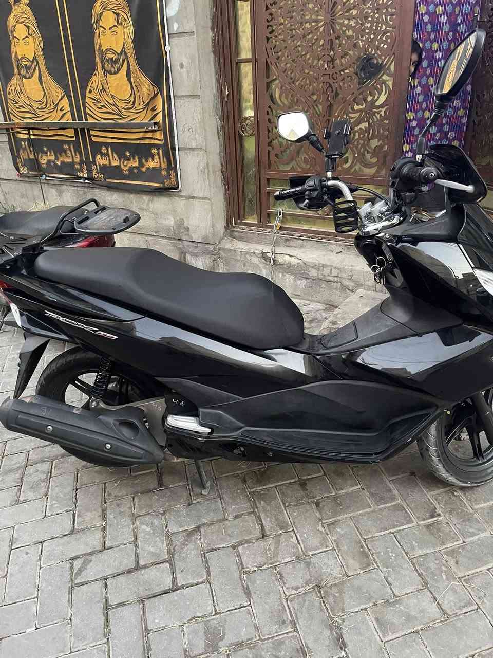 السلام عليكم بي سي اكس جيل ثاني دراجه ماشيه 36الف دراجه مال جناي نضيفه مكينه 150 وخير من الله  الهاتف ‭0772 624 3364‬
