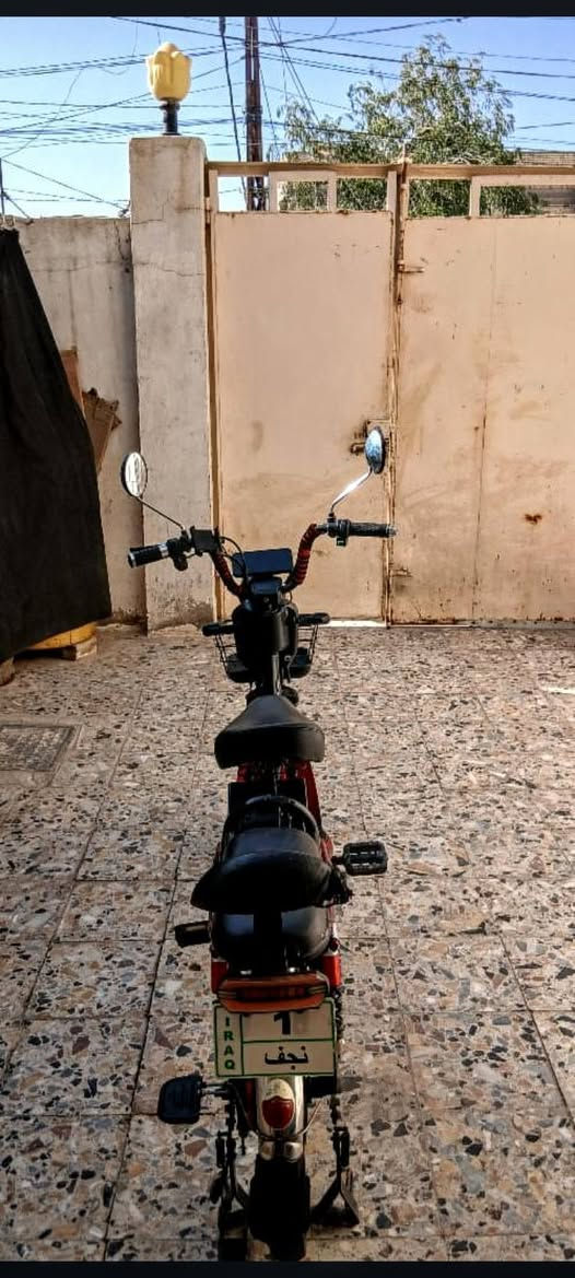 السلام عليكم
للبيع دراجة شحن 
حجم 20
تاير جوبلس 
4 بطاريات
نقصه بطاريات
سعر 250 الف
وبيه مجال
العنوان نجف
الأستفسار على الرقم
***********
