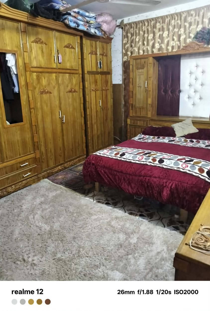 سلام عليكم بيت للبيع حي 18 ثاني فرع عن الحمداني طابوق غرفة صالة مطبخ استقبال حديقة طارمة للاتصال *********** واتساب
