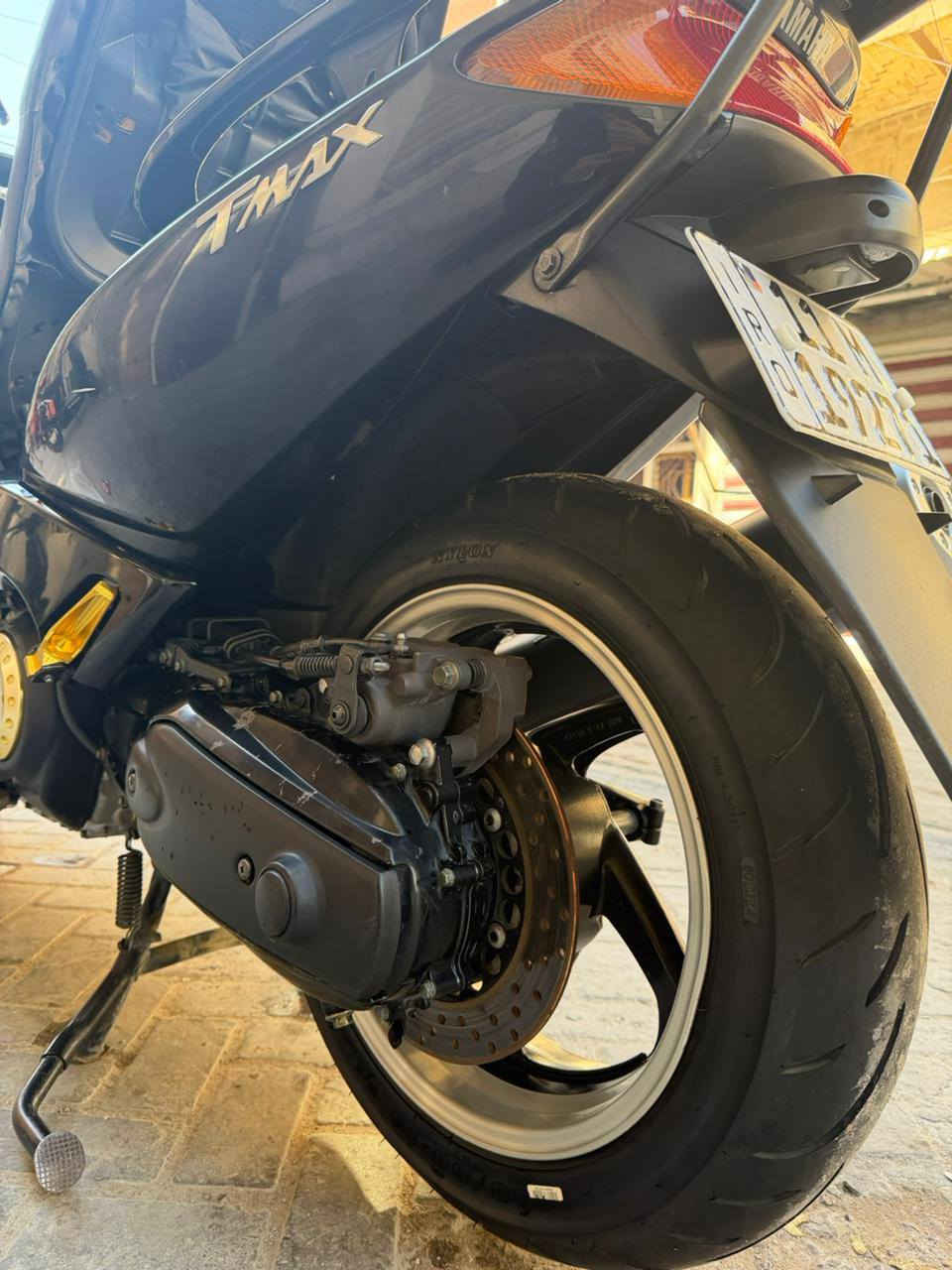 السلام عليكم دراجة تي ماكس ٢٠٠٨ مرقمه بسمي ماشية ٣٢ كتلوك مال يابان مكفولة كفالة عامة برغي مناقص بيها اسويجين بيها تخم تاير جديد الاستفسار عل هذا الرقم ***********
