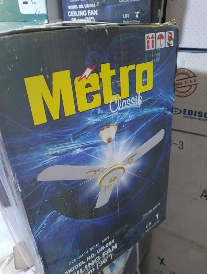 مروحة وسط ميترو – 3 ريشة 🔥
إذا تريد هواء قوي وتبريد ممتاز للبيت أو المحل، هاي المروحة اختيار مثالي 👌

✔️ تصميم أنيق
✔️ 3 ريش قوية لدفع هواء أفضل
✔️ صوت هادئ
✔️ استهلاك كهرباء قليل
✔️ مناسبة لغرف النوم، الصالات، المكاتب

📦 متوفرة حالياً وبكمية محدودة
📞 للحجز والاستفسار راسلنا خاص أو اتصل على الرقم
***********
